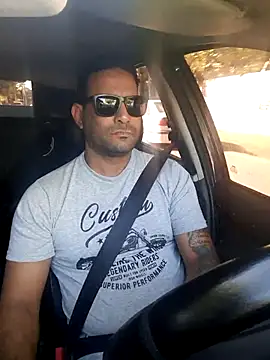 Snapshot of hecwil8 chatting on 11/17/25, 11:38 hecwil8 online show from 11/17/25, 11:38