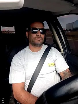 Snapshot of hecwil8 chatting on 11/22/25, 12:15 hecwil8 online show from 11/22/25, 12:15