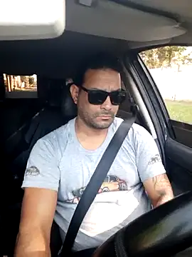 Snapshot of hecwil8 chatting on 12/02/25, 11:37 hecwil8 online show from 12/02/25, 11:37