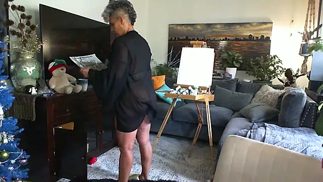 CeceilaMoon online show from 12/15/25, 03:16