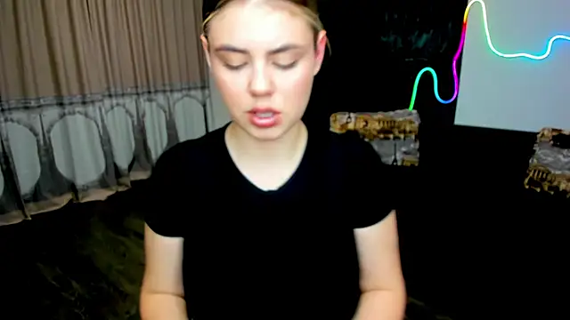 Snapshot of IsabellaBler chatting on 10/08/25, 11:52 IsabellaBler online show from 10/08/25, 11:52