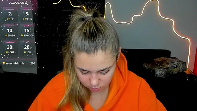 Snapshot of IsabellaBler chatting on 11/18/25, 06:51 IsabellaBler online show from 11/18/25, 06:51