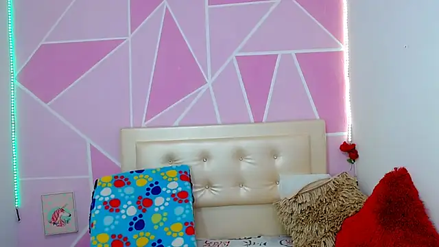 Snapshot of AngeDrty chatting on 12/21/25, 09:55 AngeDrty online show from 12/21/25, 09:55