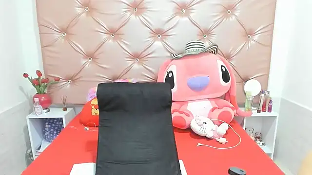 KatiaMoore online show from 05/17/26, 03:15