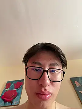 Snapshot of SrLuis18 chatting on 02/12/26, 04:24 SrLuis18 online show from 02/12/26, 04:24