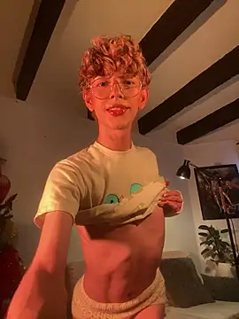 lyamthommpson online show from 12/01/25, 08:14