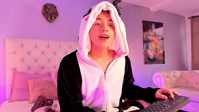 Brann tadzio online show from 12/23/24, 01:13