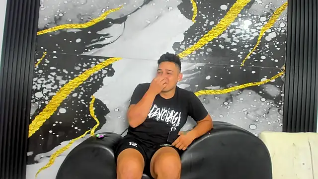 Snapshot of sweethot___ chatting on 09/26/25, 01:37 sweethot online show from 09/26/25, 01:37