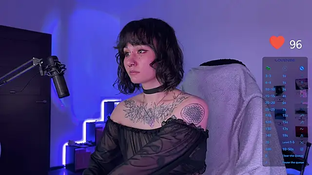 Snapshot of deadlysweet chatting on 12/28/24, 10:02 deadlysweet online show from 12/28/24, 10:02