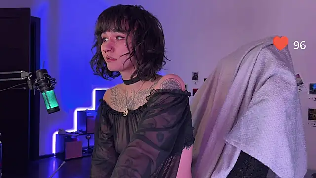 Snapshot of deadlysweet chatting on 01/05/25, 09:14 deadlysweet online show from 01/05/25, 09:14