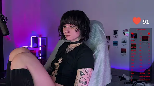 Snapshot of deadlysweet chatting on 01/27/25, 11:00 deadlysweet online show from 01/27/25, 11:00