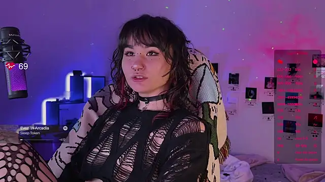 Snapshot of deadlysweet chatting on 11/01/25, 12:01 deadlysweet online show from 11/01/25, 12:01