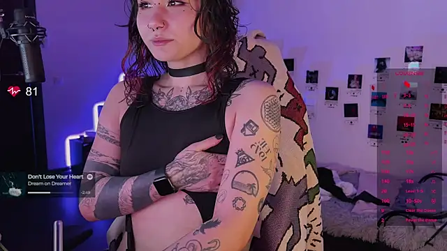 Snapshot of deadlysweet chatting on 11/01/25, 11:40 deadlysweet online show from 11/01/25, 11:40