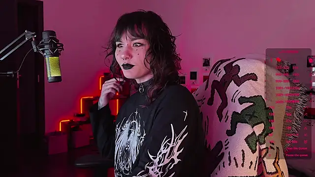 Snapshot of deadlysweet chatting on 12/03/25, 12:29 deadlysweet online show from 12/03/25, 12:29