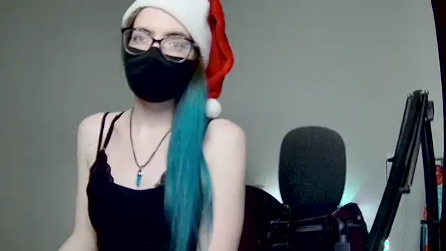 Snapshot of amber_candyfloss chatting on 12/27/24, 02:25 amber candyfloss online show from 12/27/24, 02:25