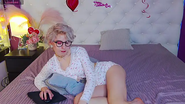  Moonlight t online show from 02/24/25, 04:15