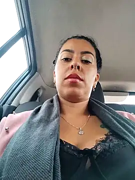 Snapshot of Emily_Wane chatting on 11/17/25, 04:35 Emily Wane online show from 11/17/25, 04:35