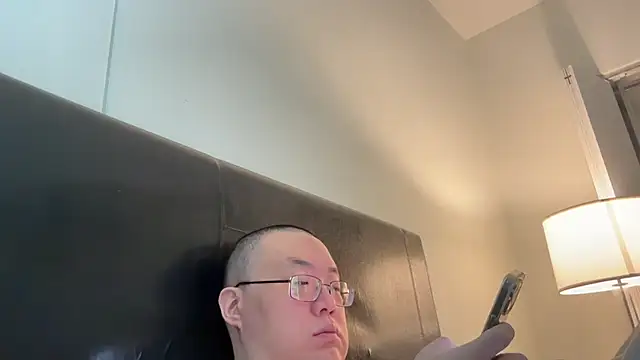 Snapshot of slaveasianboy chatting on 01/14/25, 03:47 slaveasianboy online show from 01/14/25, 03:47