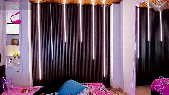 victoria mooree online show from 02/26/26, 01:54