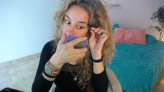 Snapshot of Paula_Paz chatting on 11/05/25, 02:28 Paula Paz online show from 11/05/25, 02:28