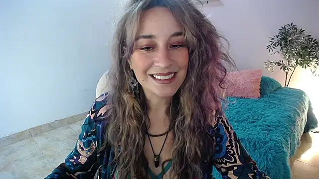 Snapshot of Paula_Paz chatting on 11/11/25, 02:17 Paula Paz online show from 11/11/25, 02:17