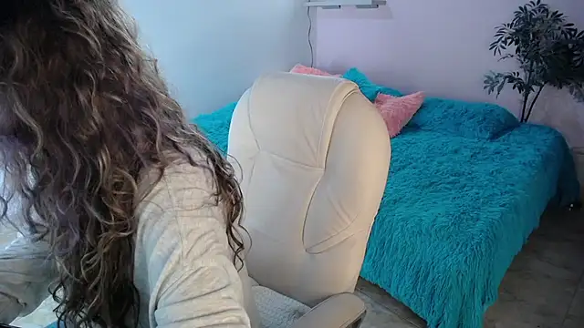 Snapshot of Paula_Paz chatting on 11/19/25, 02:50 Paula Paz online show from 11/19/25, 02:50