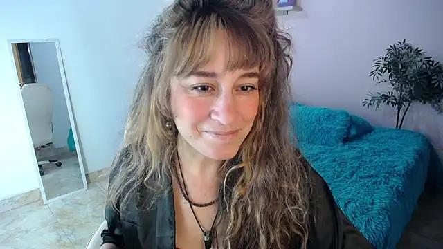 Snapshot of Paula_Paz chatting on 11/22/25, 04:50 Paula Paz online show from 11/22/25, 04:50