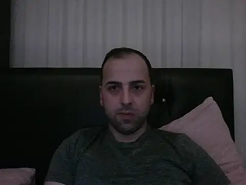 Snapshot of Yldrmm_9553 chatting on 05/14/26, 08:04 Yldrmm 9553 online show from 05/14/26, 08:04