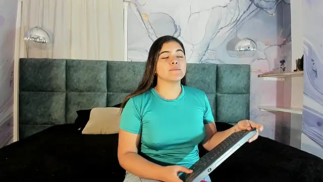 Snapshot of EVELIN_MASON chatting on 01/15/25, 07:55 EVELIN MASON online show from 01/15/25, 07:55