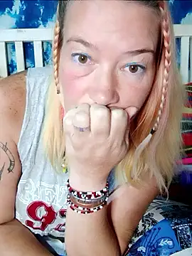 Snapshot of GingerKtm21 chatting on 12/01/24, 07:14 GingerKtm21 online show from 12/01/24, 07:14