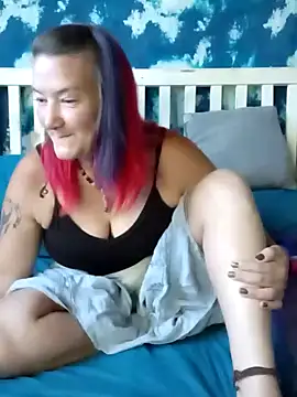 Snapshot of GingerKtm21 chatting on 01/02/25, 04:02 GingerKtm21 online show from 01/02/25, 04:02