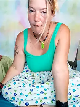 Snapshot of GingerKtm21 chatting on 03/09/25, 12:09 GingerKtm21 online show from 03/09/25, 12:09