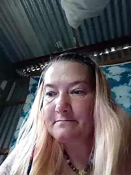 Snapshot of GingerKtm21 chatting on 03/22/25, 02:58 GingerKtm21 online show from 03/22/25, 02:58