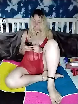 Snapshot of GingerKtm21 chatting on 09/20/25, 05:47 GingerKtm21 online show from 09/20/25, 05:47