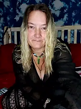 Snapshot of GingerKtm21 chatting on 01/11/26, 08:25 GingerKtm21 online show from 01/11/26, 08:25