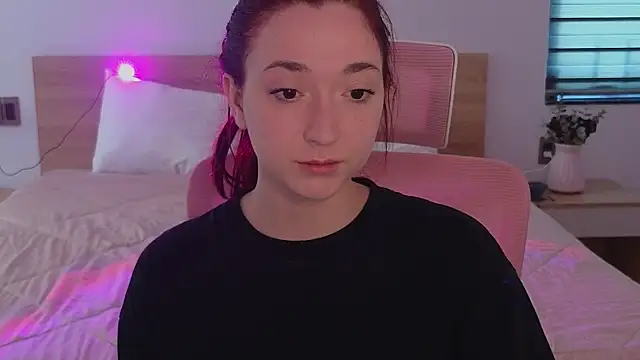 YasmineWest online show from 04/25/26, 03:20