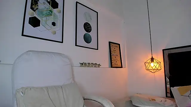 Snapshot of amysc chatting on 04/04/26, 12:02 amysc online show from 04/04/26, 12:02