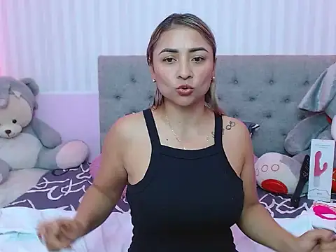 milf bigass  online show from 02/12/25, 06:19