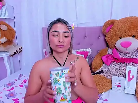 milf bigass  online show from 06/03/26, 02:33