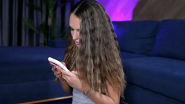 Snapshot of EsmeAinsley chatting on 05/27/26, 03:03 EsmeAinsley online show from 05/27/26, 03:03