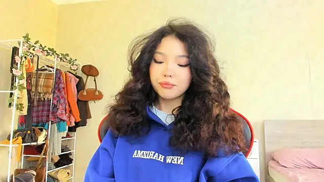 Snapshot of wastforu chatting on 10/11/25, 06:12 wastforu online show from 10/11/25, 06:12