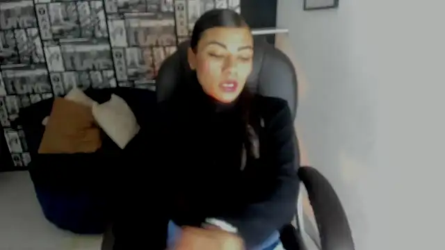 Snapshot of Lilithsabeth chatting on 02/12/25, 02:56 Lilithsabeth online show from 02/12/25, 02:56
