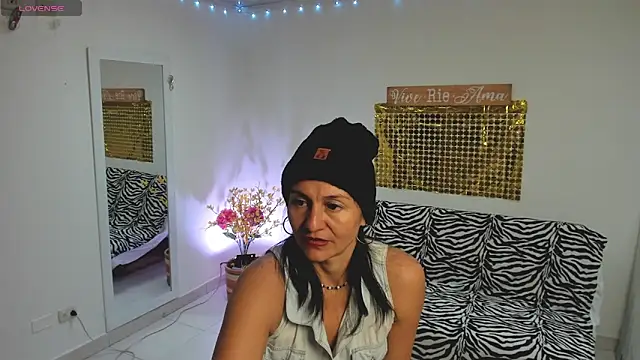 lollita 23  online show from 03/06/25, 03:24