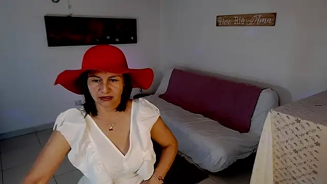 lollita 23  online show from 11/28/25, 07:49