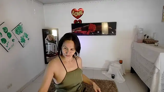 lollita 23  online show from 05/04/26, 08:16