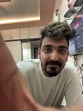 Snapshot of hornyguy271192 chatting on 12/17/25, 04:35 hornyguy271192 online show from 12/17/25, 04:35