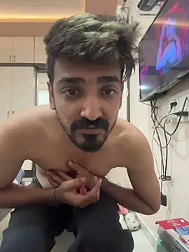 Snapshot of hornyguy271192 chatting on 12/19/25, 06:15 hornyguy271192 online show from 12/19/25, 06:15