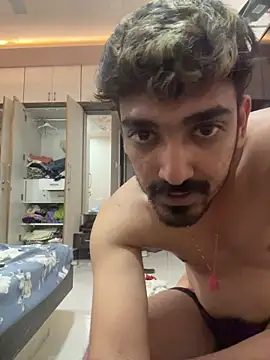 Snapshot of hornyguy271192 chatting on 12/22/25, 03:03 hornyguy271192 online show from 12/22/25, 03:03