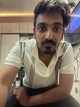 Snapshot of hornyguy271192 chatting on 12/22/25, 08:28 hornyguy271192 online show from 12/22/25, 08:28