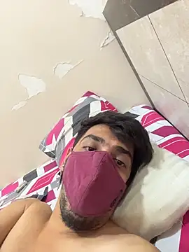 Snapshot of hornyguy271192 chatting on 02/07/26, 10:35 hornyguy271192 online show from 02/07/26, 10:35